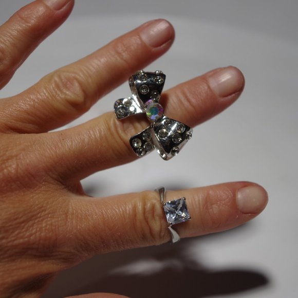 Jewelry - Costume ring set/lot. Size 8.